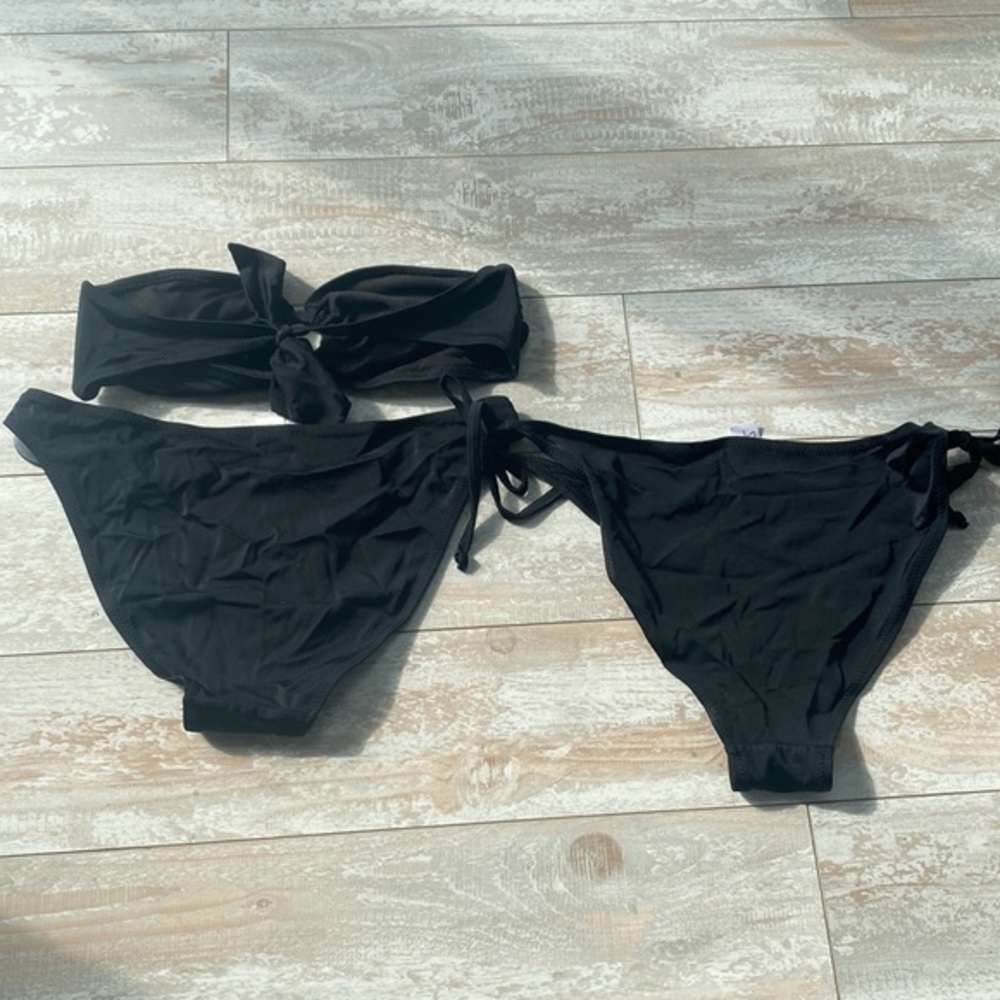 Lips Bikini - Picture 6 of 7